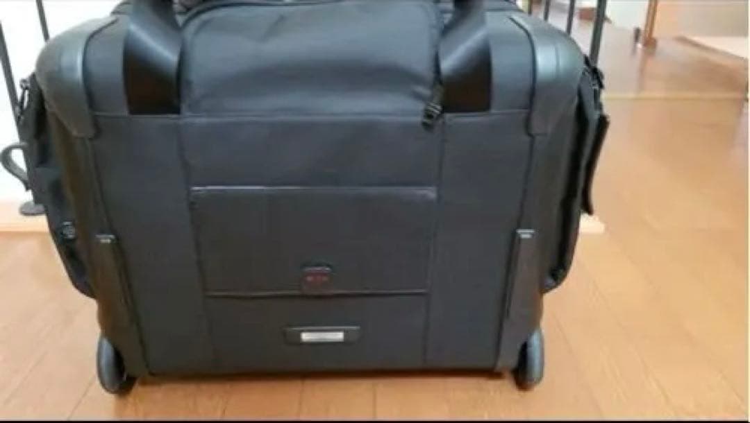 キャスター付き ブラック ビジネスバッグ