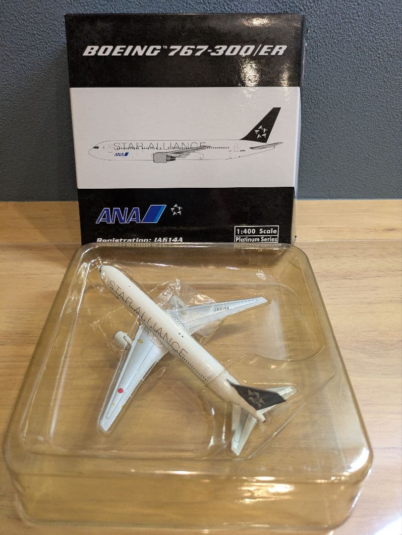 航空機・ヘリコプター ANA Boeing 767-300ER STAR ALLIANCE 1:400
