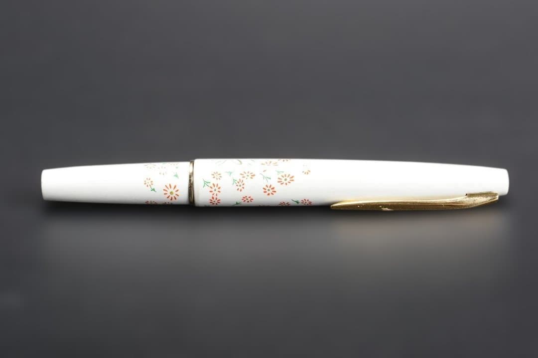 パイロット 万年筆 14K ペン先 花柄軸 ネーム彫り有