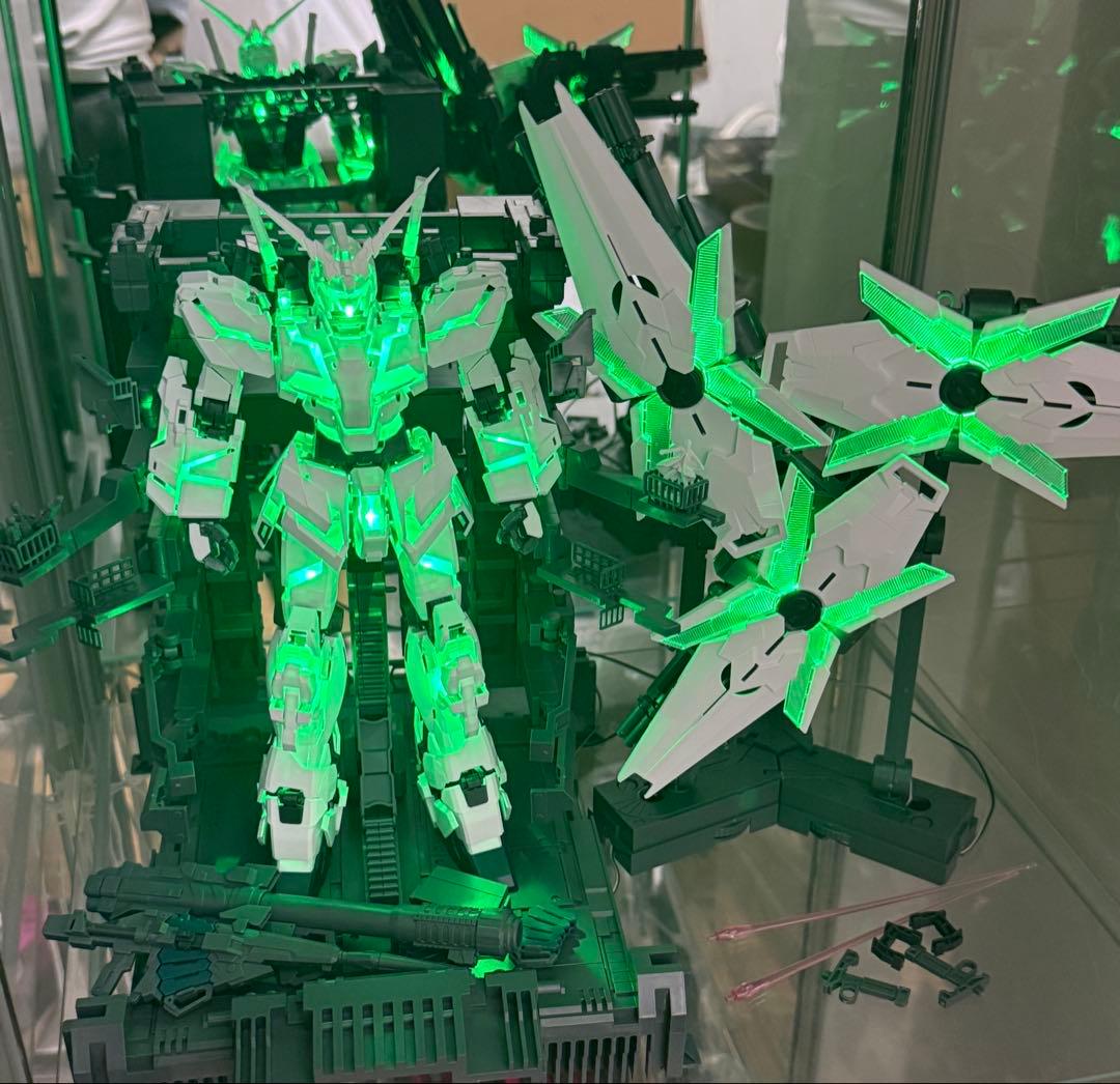 MGEXユニコーンガンダム 1/100 LED発光