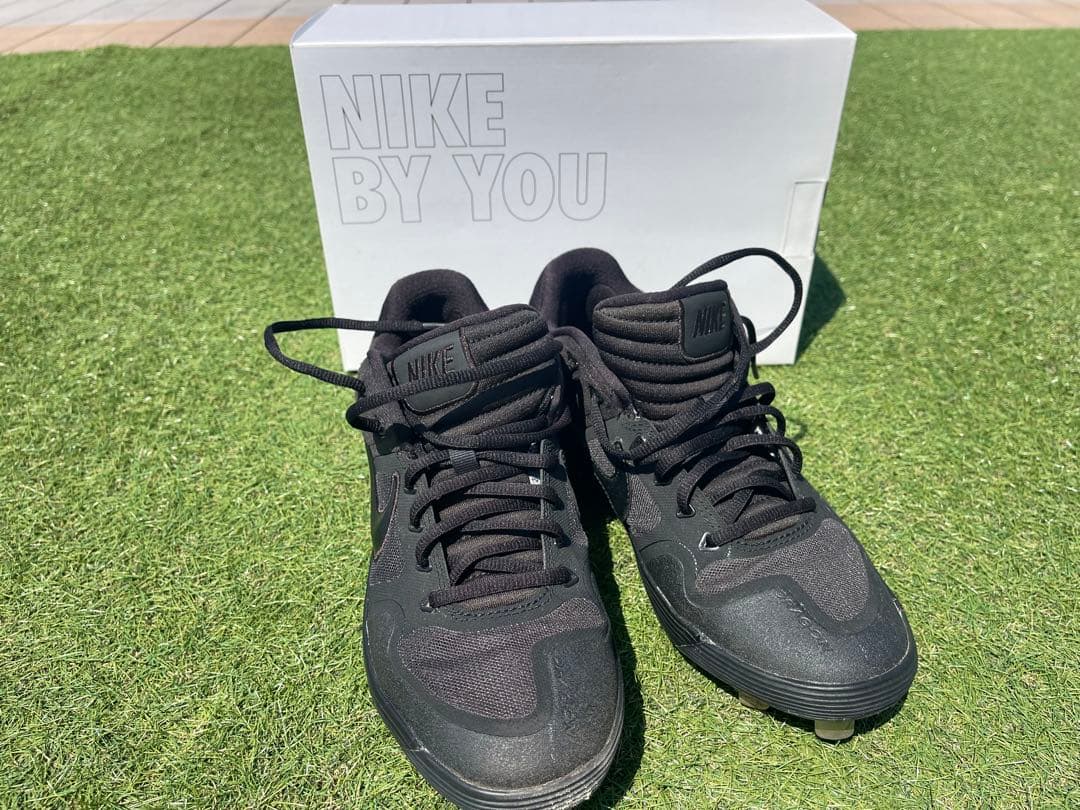 Nike By You ブラック スパイク