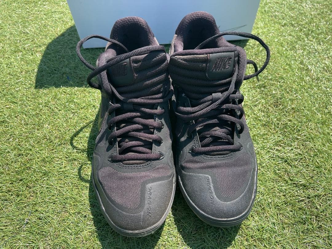 Nike By You ブラック スパイク