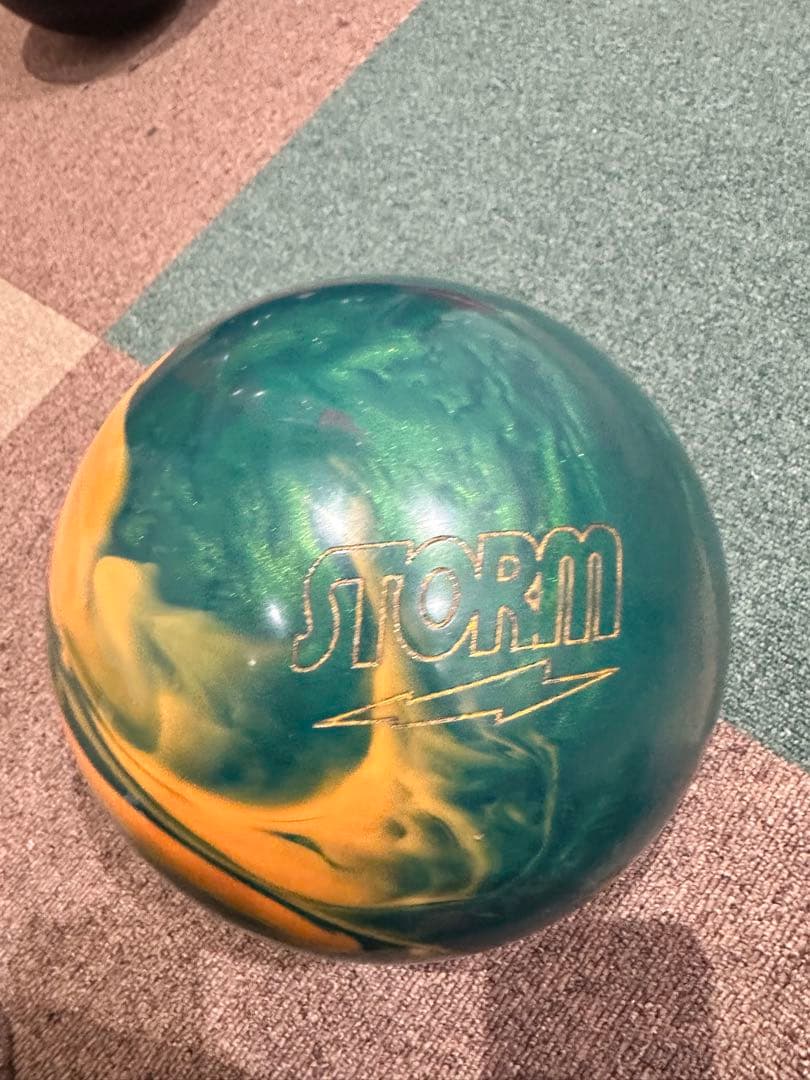 ストーム　ウルトラバイト　ボウリングボール　15ポンド