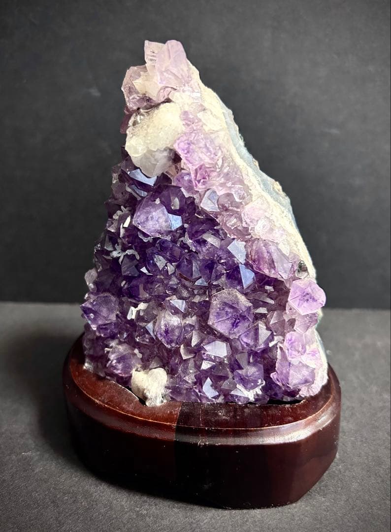 一点物 ファントムアメジストクラスター（紫水晶） 台座付き