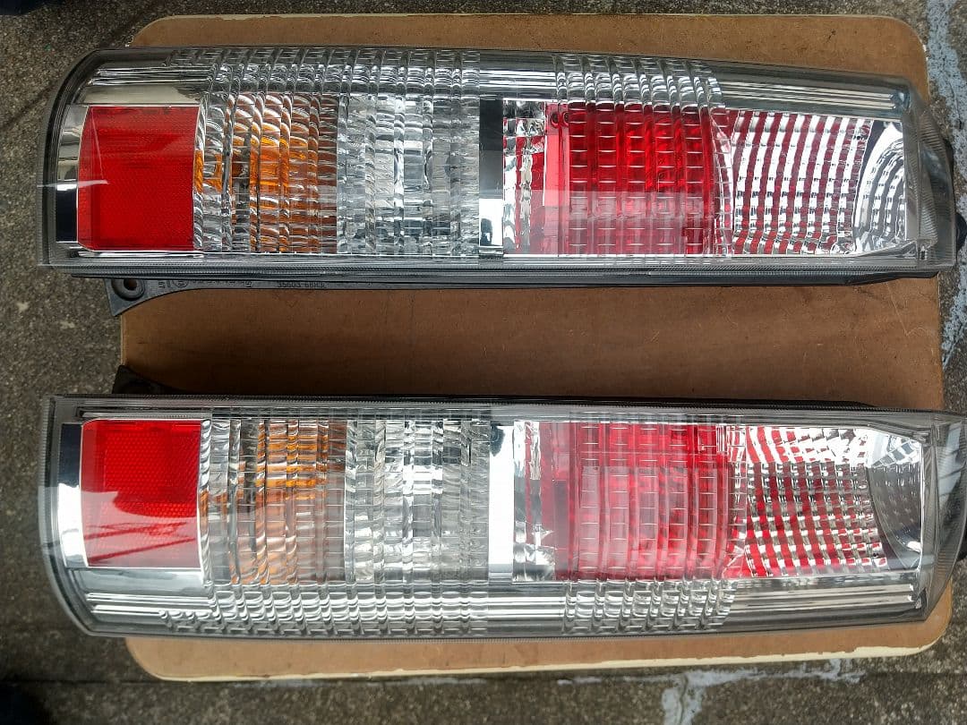 DA64Wテールランプ(後期)右左中古品セット