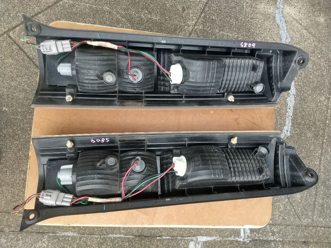 DA64Wテールランプ(後期)右左中古品セット