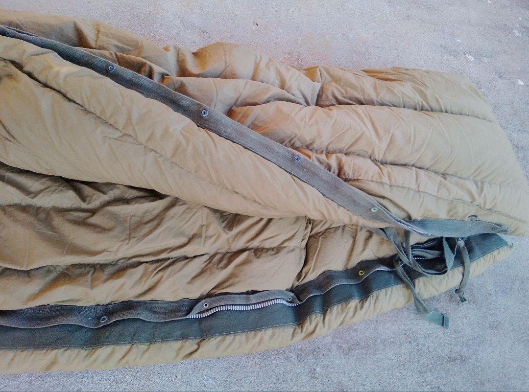 沖縄米軍実使用品　US1949年製 オリーブグリーン寝袋　ヴィンテージ