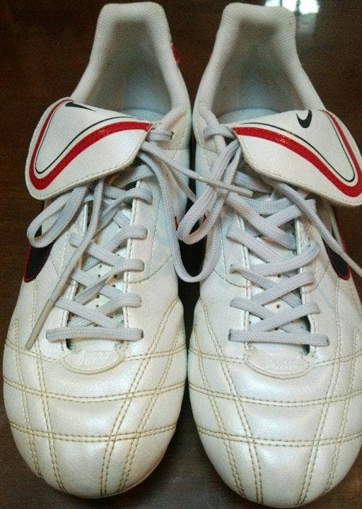美品 NIKE TIEMPO サッカーシューズ 27.5cm
