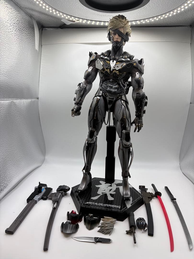 ホットトイズ L GEAR RISING メタルギア 雷電 フィギュア