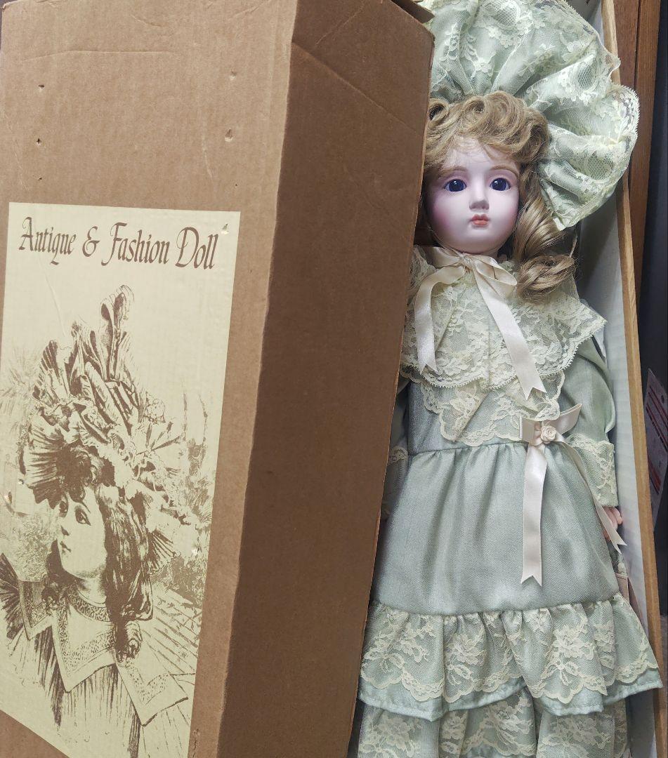 Antique & Fashion Doll 緑色 レースドレス