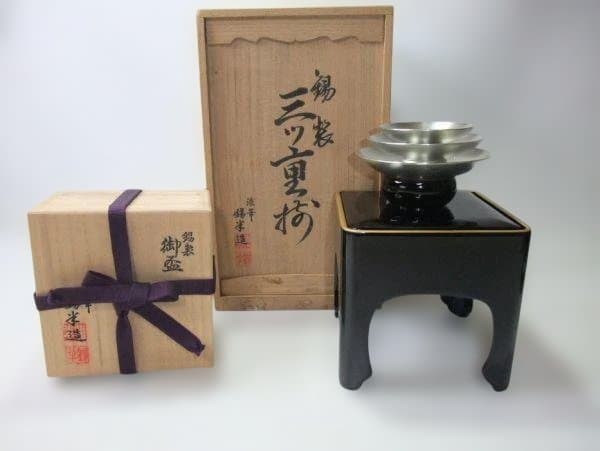 漆塗り三段重ね膳 桜模様三ッ盃 本錫 錫半 三ッ盃 天然木 本漆器 盃台