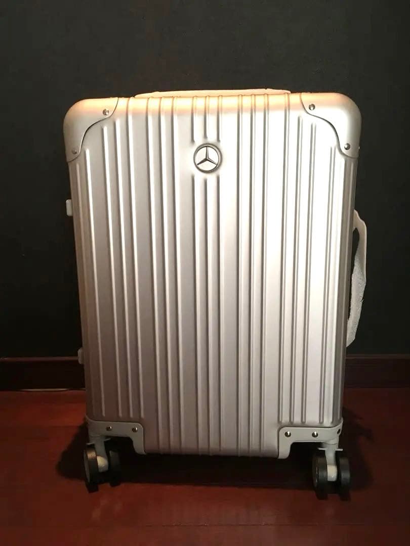 未使用　新品　メルセデスベンツ アルミスーツケース　32L 機内持込みOK レア