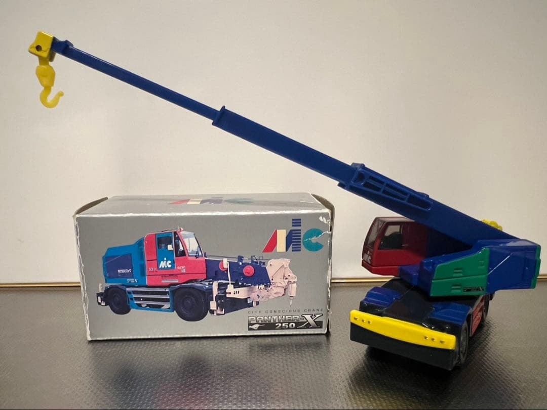 [値下げ中]TOMICAトミカ ミニカー　パンサーX 250 クレーン車