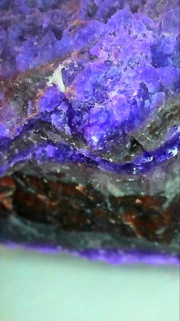 杉石　スギライト　Sugilite 南アN’chwaning Ⅲ鉱山産　鉱物標本