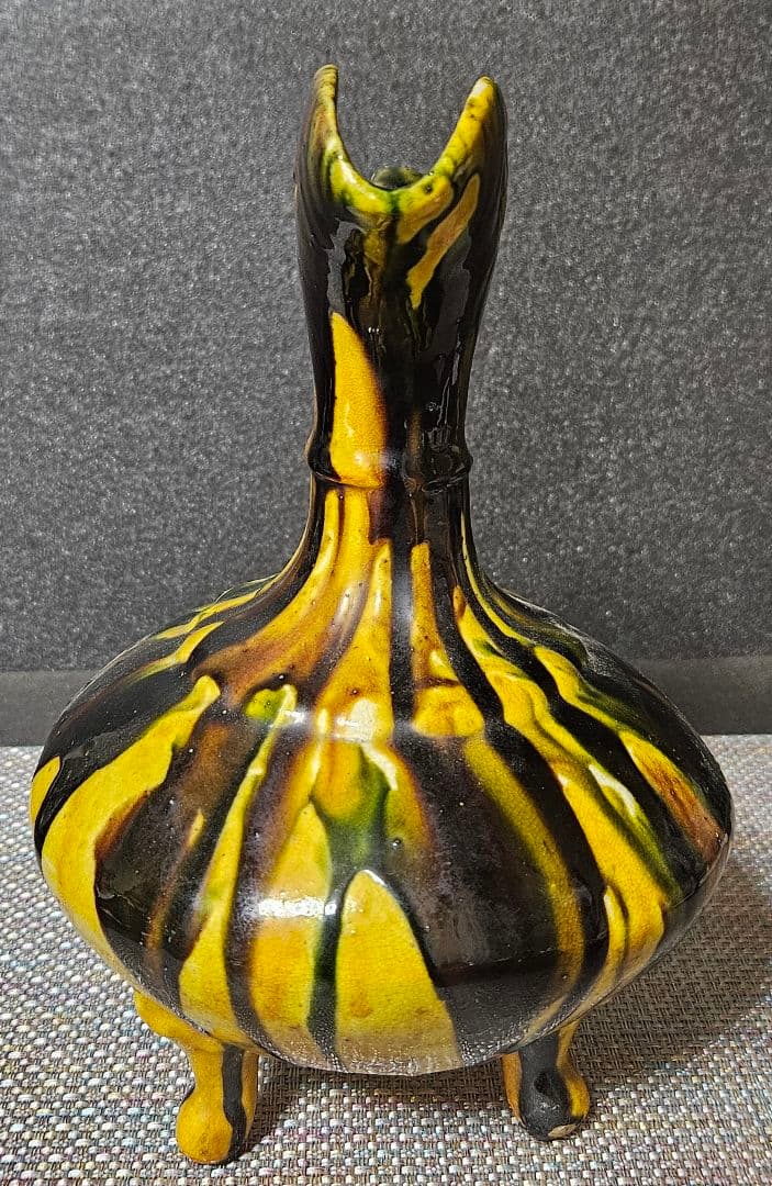 中国古美術　中国古陶磁器　古玩　時代物　遼三彩　鶏頭鶏冠形　手付水注　水瓶　酒瓶