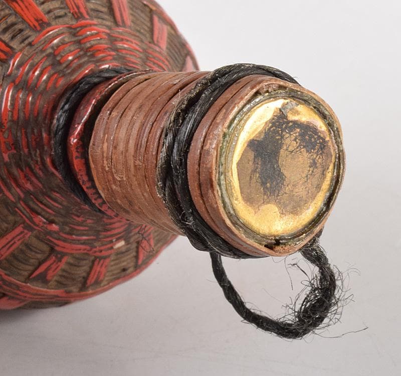 時代提げ物　武具　刀装具　古竹編細工　朱塗根来塗　薬入　火薬入　V　R5002