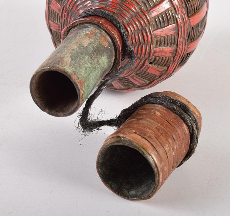 時代提げ物　武具　刀装具　古竹編細工　朱塗根来塗　薬入　火薬入　V　R5002