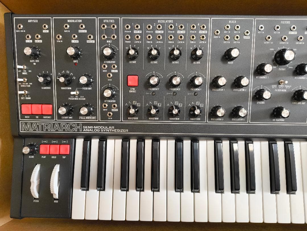 Moog Matriarch DARK アナログシンセサイザー