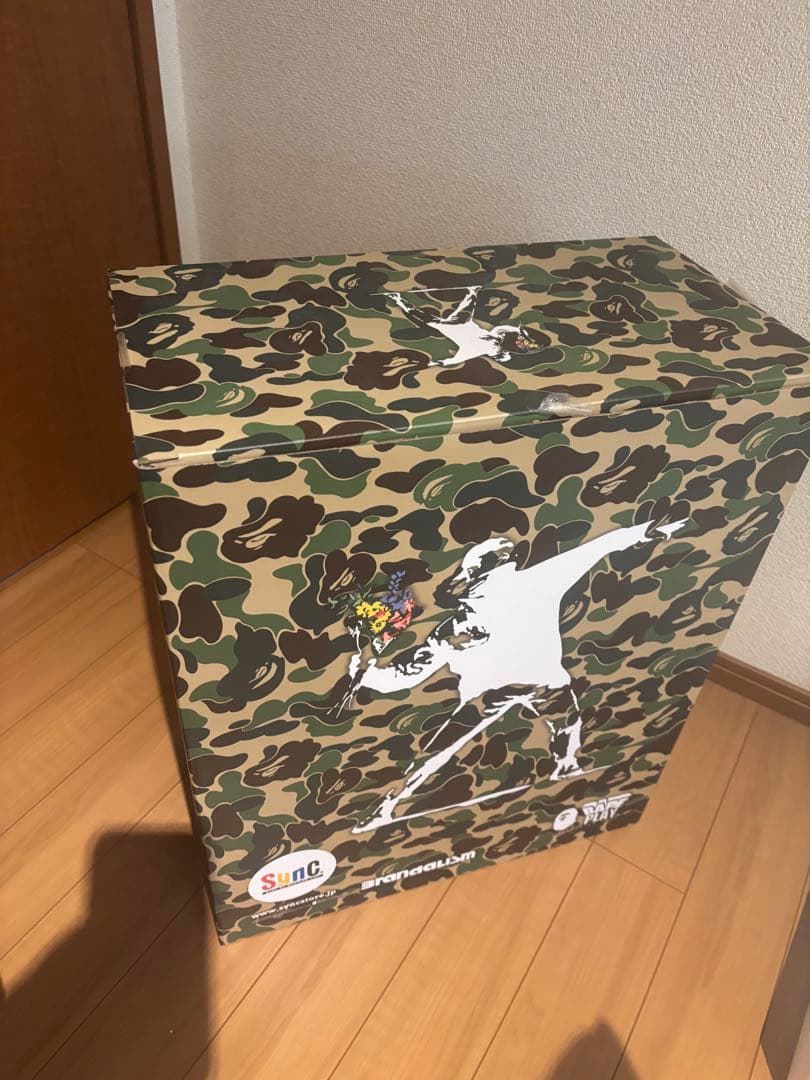 BAPE バンクシーのコラボフィギュアです‼️