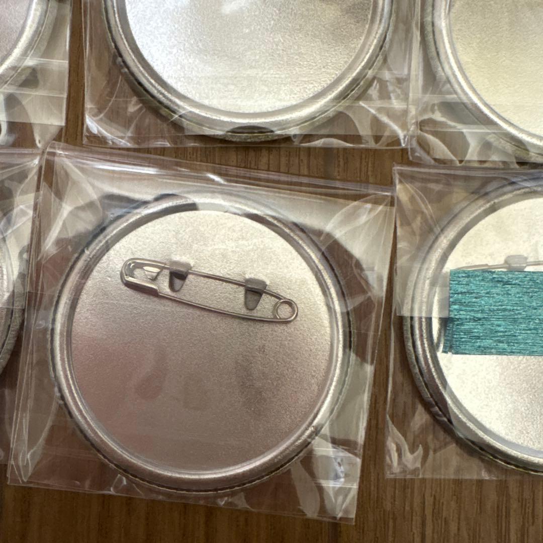 プロセカ 宵崎奏 カネリコ 特訓前 グリッター缶バッジ ニーゴ 9b