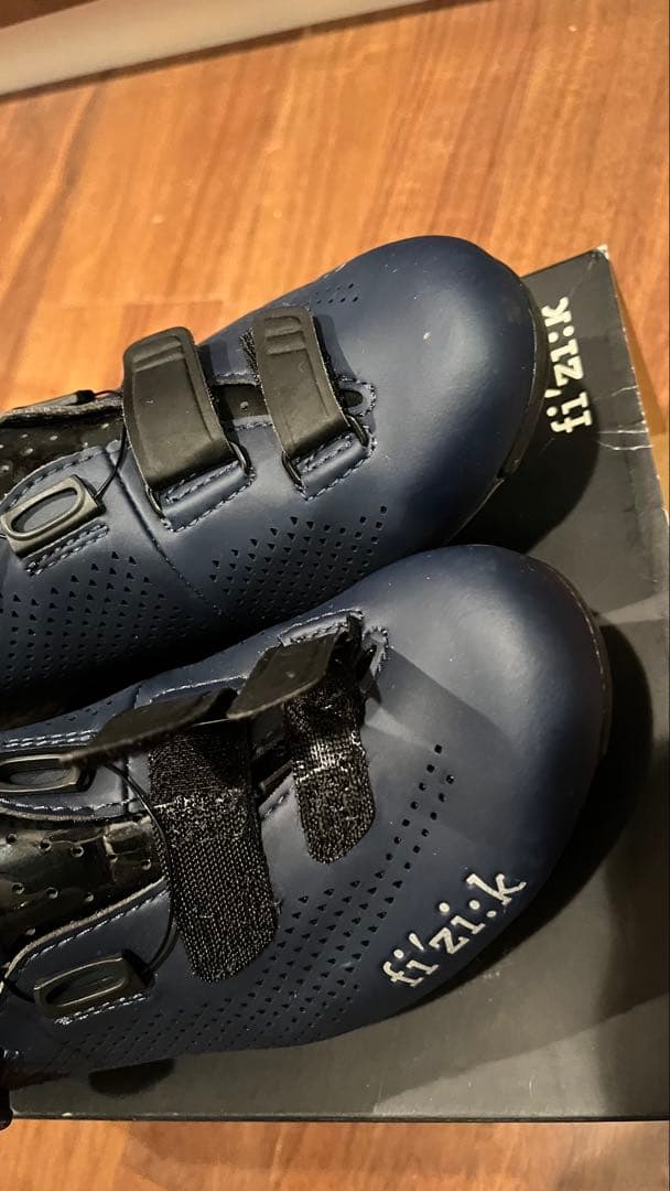 2、3回使用のみ　fizi:k ROAD R4レディース　ネイビー38