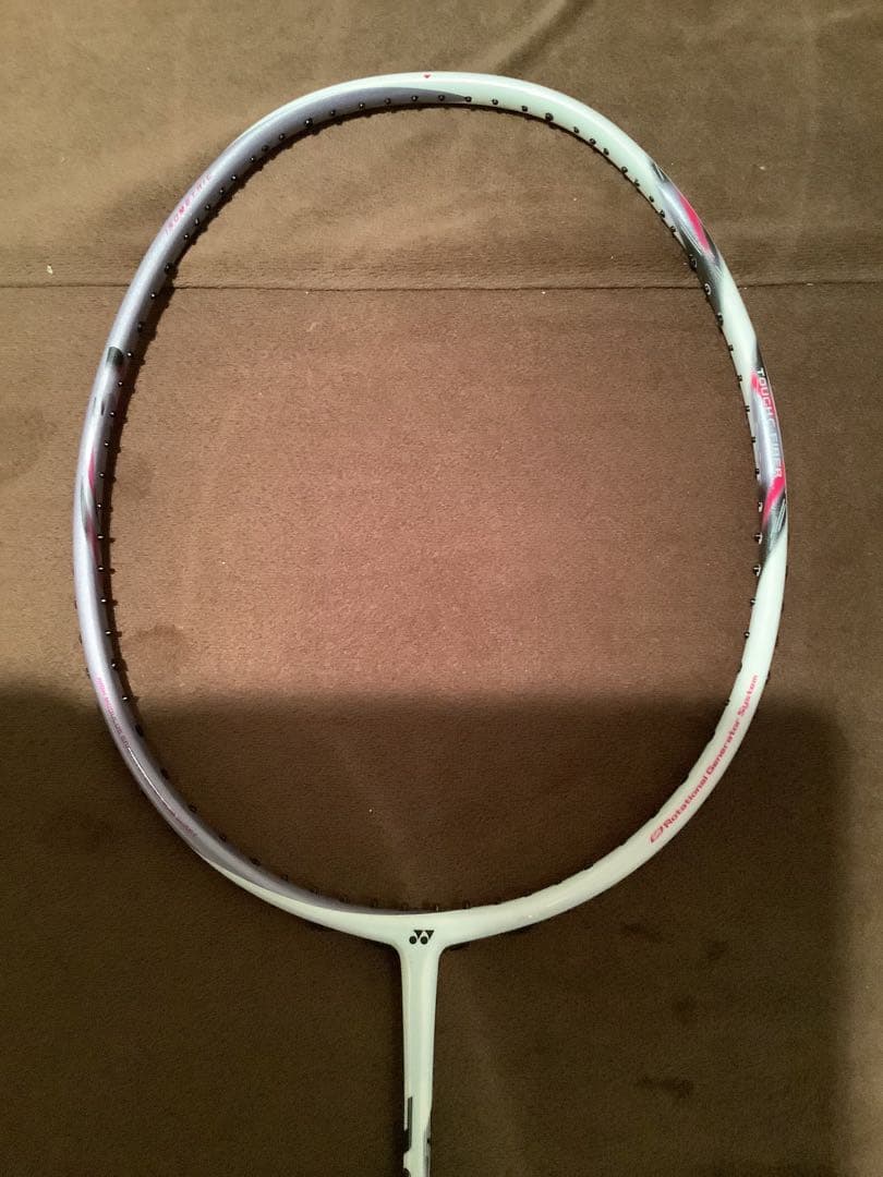 ほぼ新品！廃盤品！ヨネックス　アストロクス66 4UG6