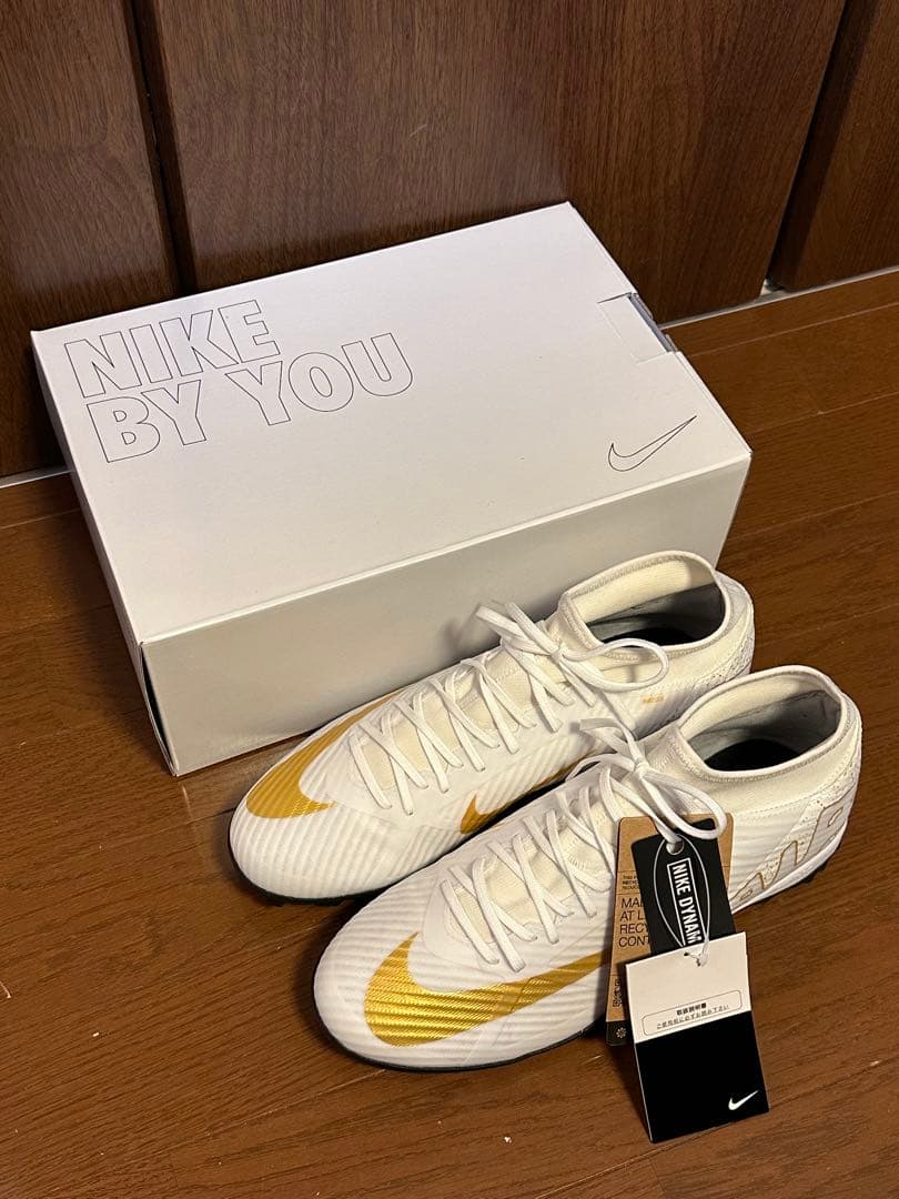 【新品未使用】Nikeズームマーキュリアルスーパーフライ10アカデミー TF