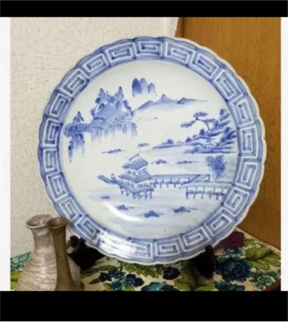 古美術品の大皿です蔵の掃除をしていてでてきましたので飾ってみました