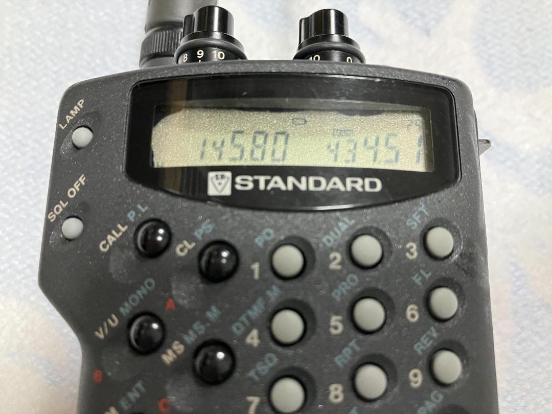アマチュアハンディ無線機 STANDARD C550 144/430ツインバンダ