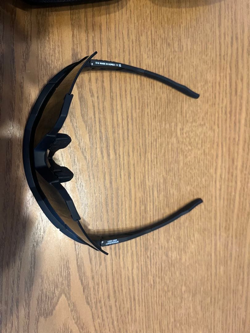 100% スポーツサングラス スモークレンズ