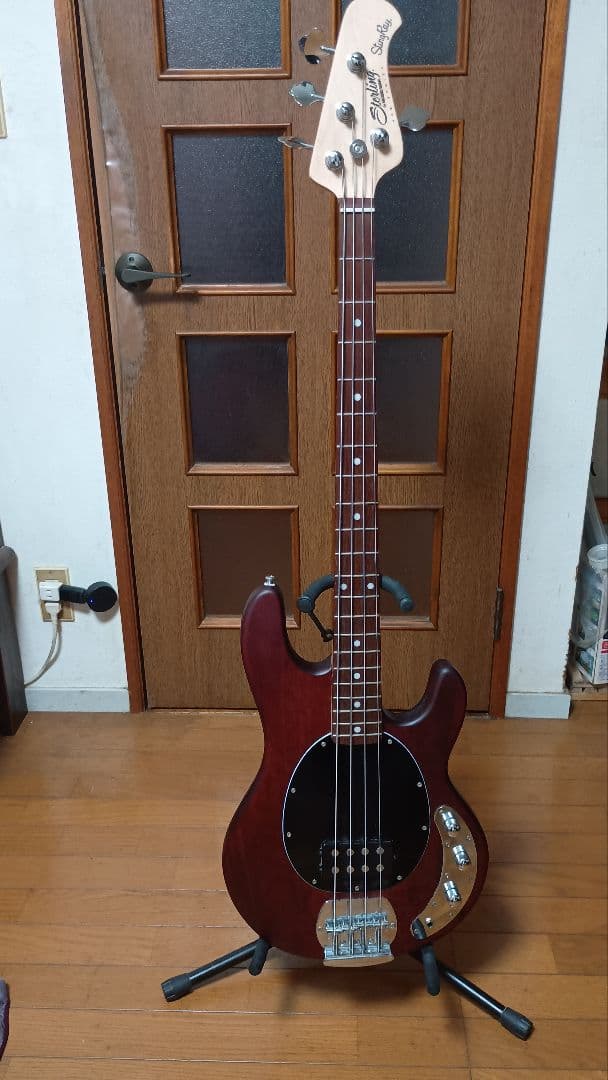 Sterling by MUSICMAN Ray4 エレキベース