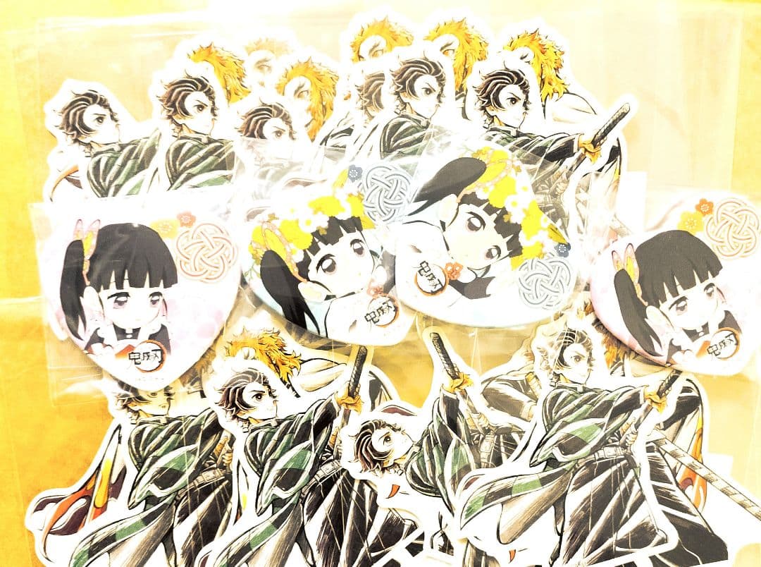 バレンタイン　ホワイトデー　2020　缶バッジ　栗花落カナヲ　鬼滅の刃