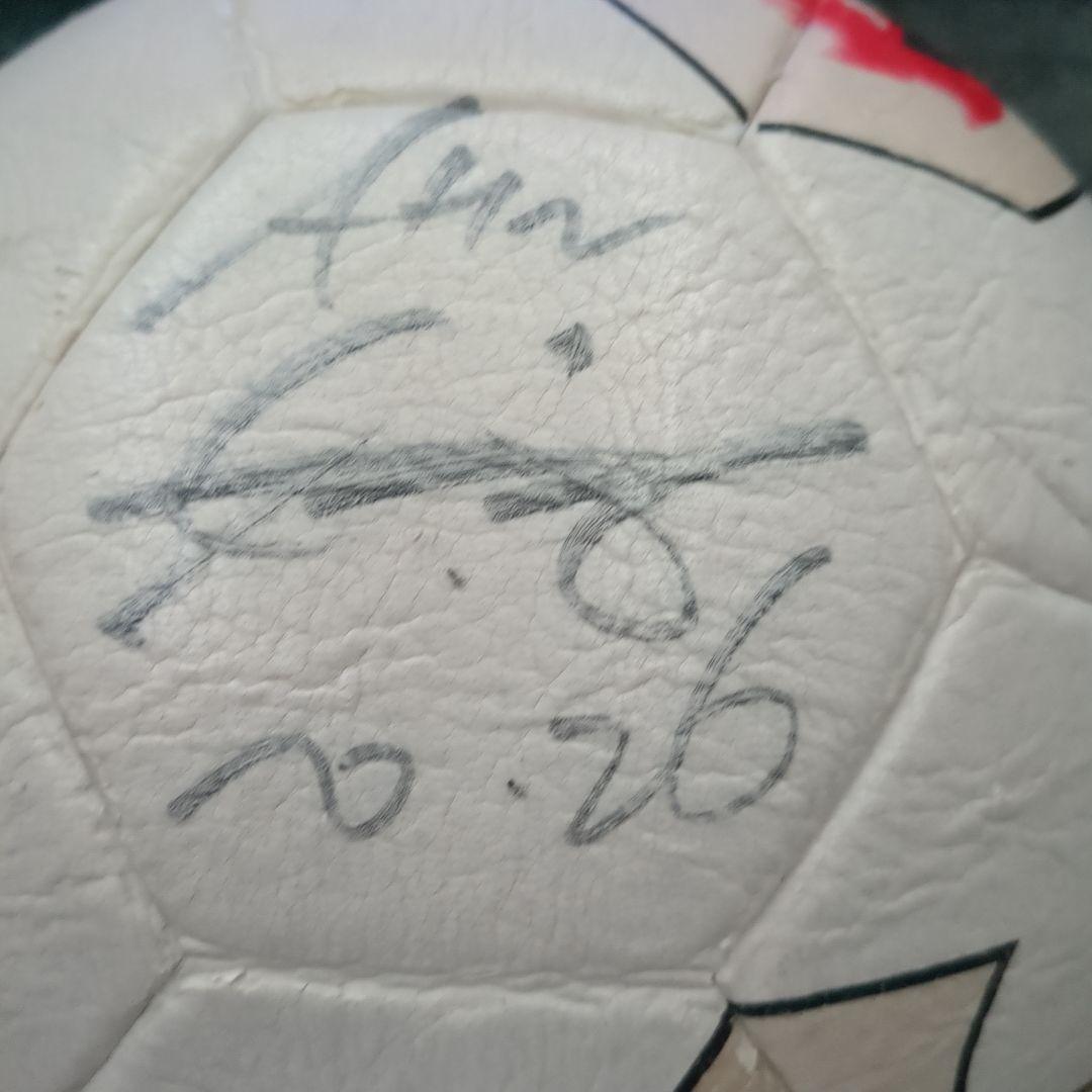 Fevernova Latino サッカーボール サイン入り　アリエン・ロッベン