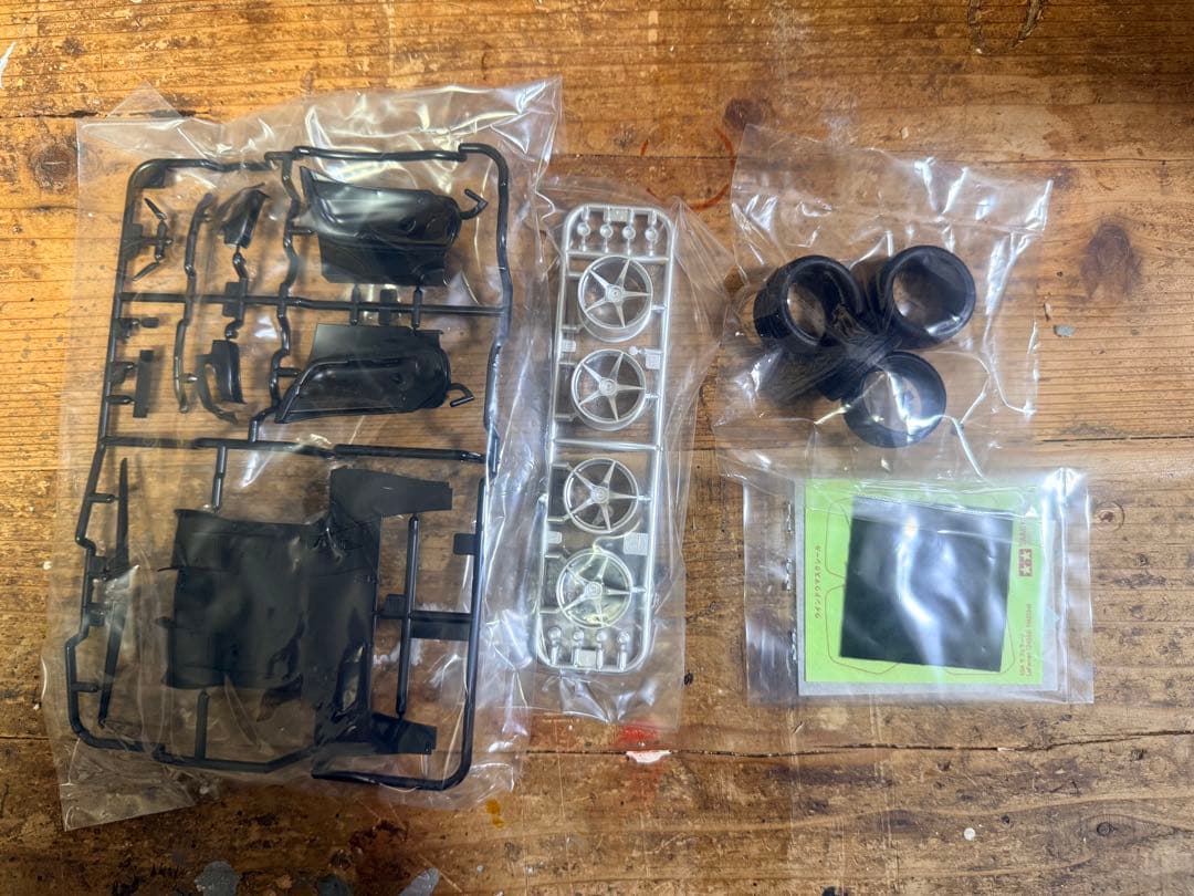 タミヤ会長直筆サイン入り　タミヤ 1／ 24 ラ フェラーリ イエローバージョン