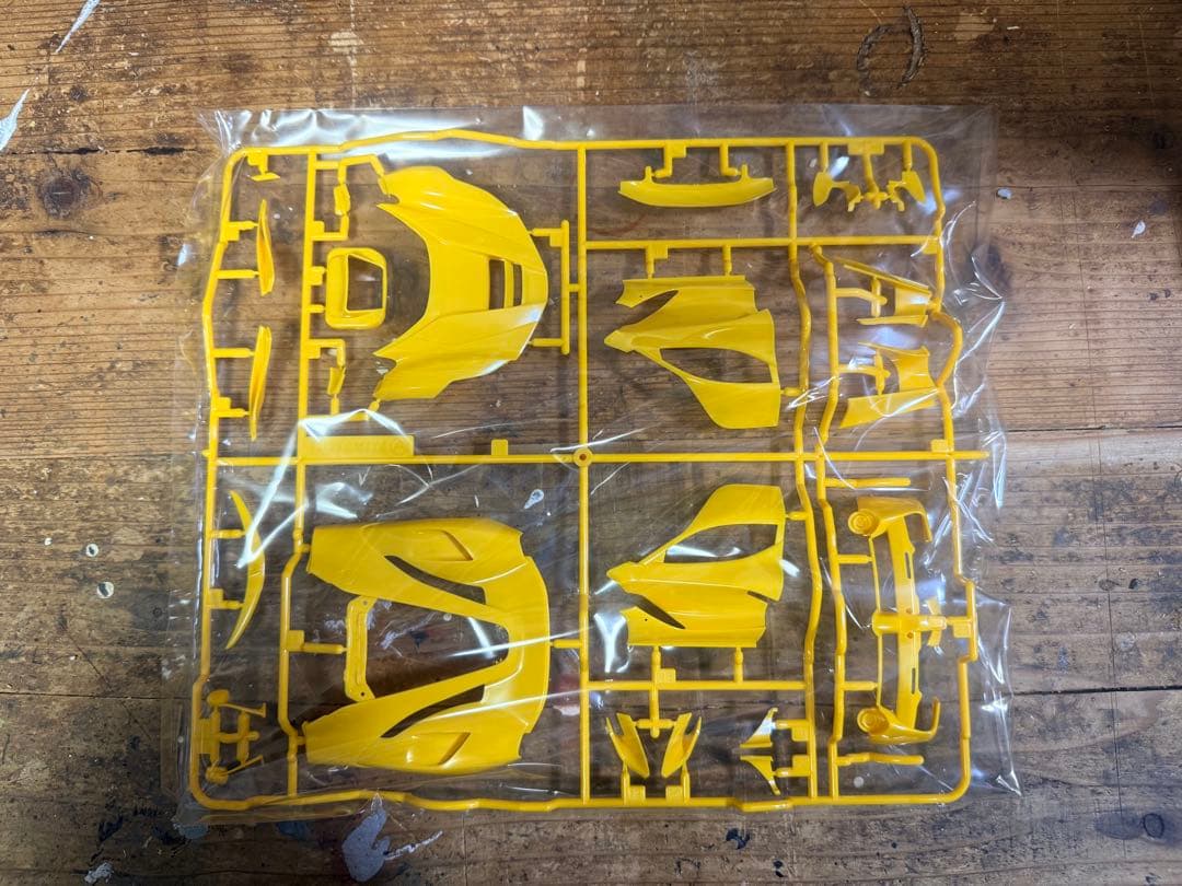 タミヤ会長直筆サイン入り　タミヤ 1／ 24 ラ フェラーリ イエローバージョン