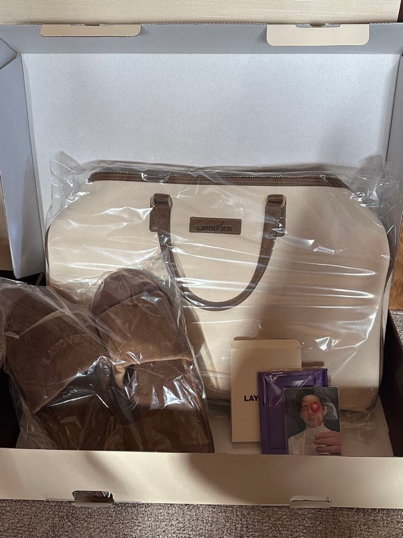 BTS MERCH BOX #17 LAYOVER テヒョン テテ V