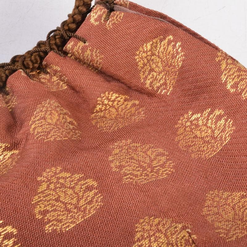 茶道具　萩焼　守繁栄徹作　耳付茶入　名物鷄頭金襴仕覆付　共布共箱　V　8498