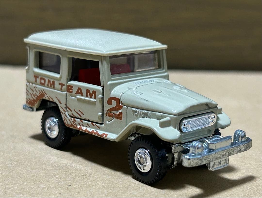 日本製 トミカ トヨタ ランドクルーザー TOM TEAM