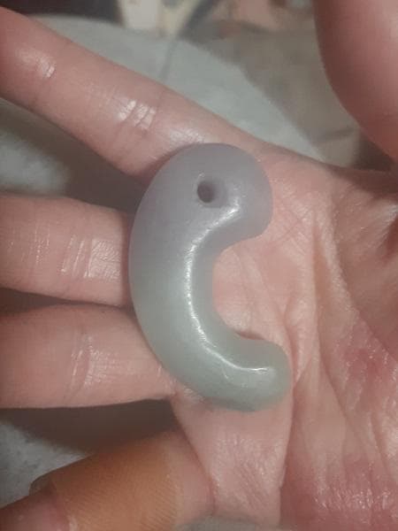 ももこ♡。古代出土糸魚川３色大翡翠勾玉