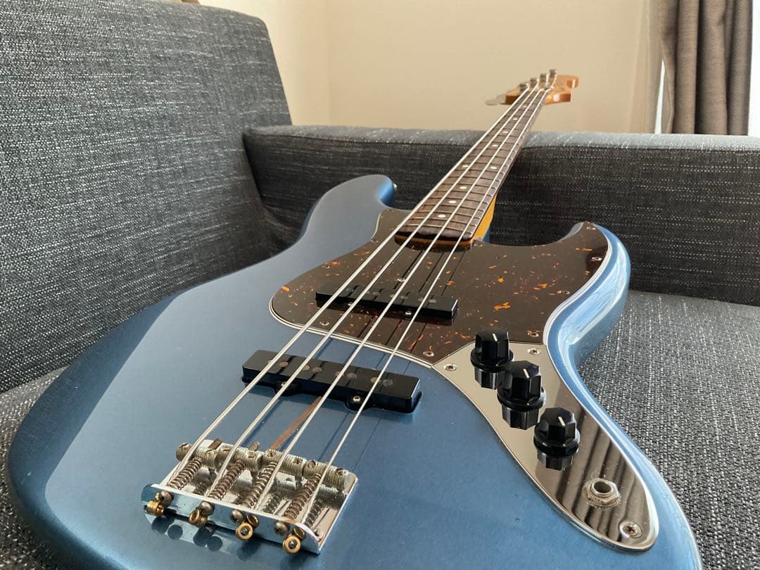 ベース Fender Jazz Bass Made in Japan