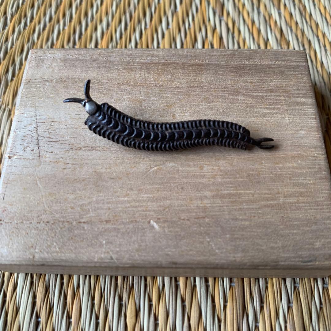 金工 目貫 前金具 在銘 ムカデ