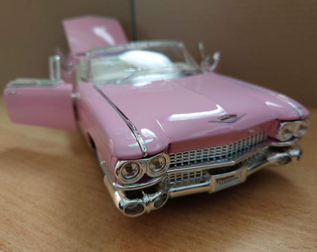 1/18 ピンク キャデラック エルドラド 1959 Cadillac マイスト