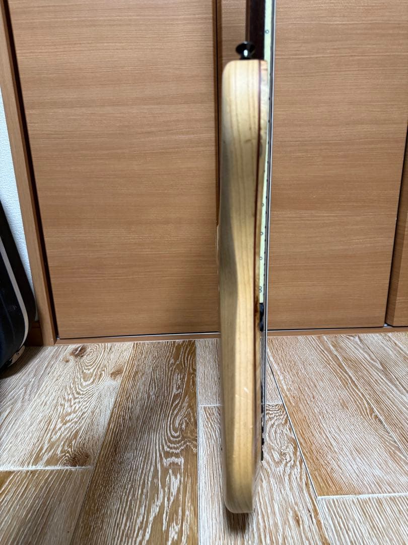 ギター Skervesen Swan 8