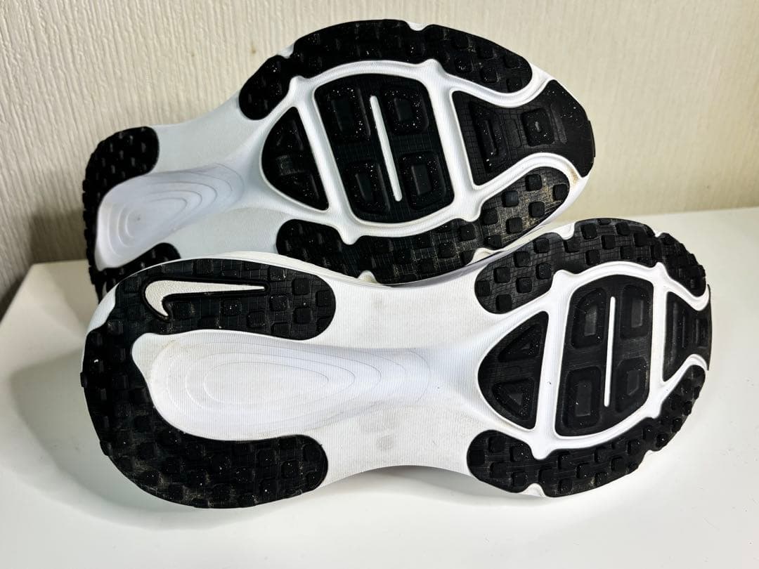 NIKE ボメロ18 25.5cm