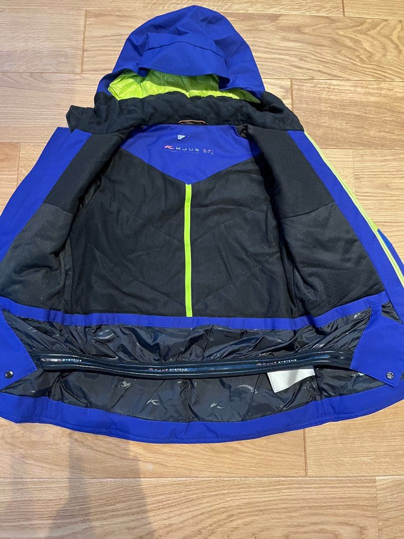 KJUSチュース　スキーウェア140男の子