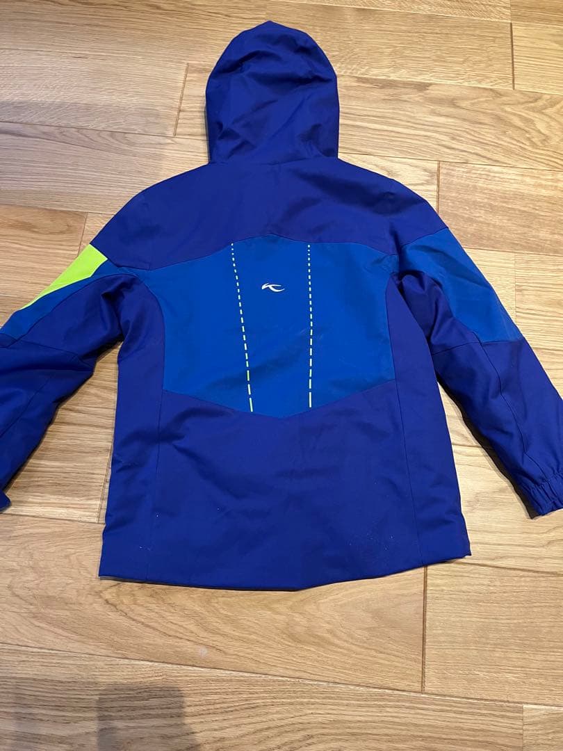 KJUSチュース　スキーウェア140男の子