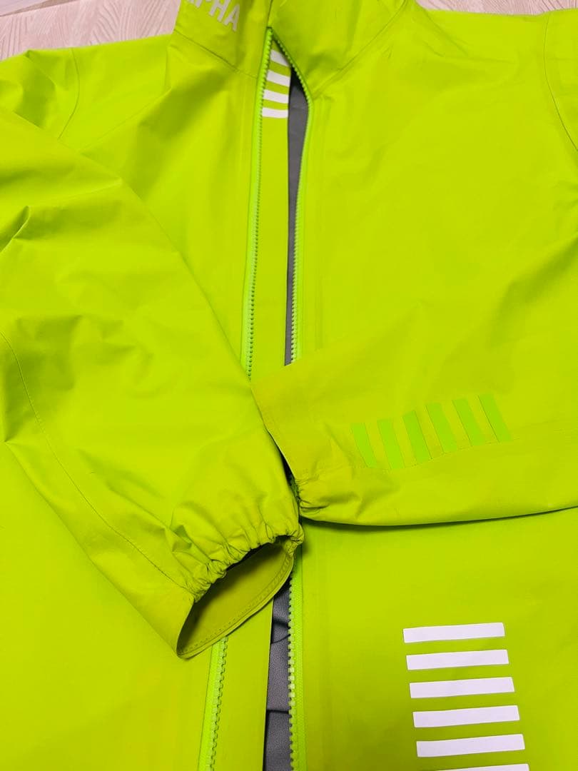 RAPHA PRO TEAM RAIN JACKET Mサイズ