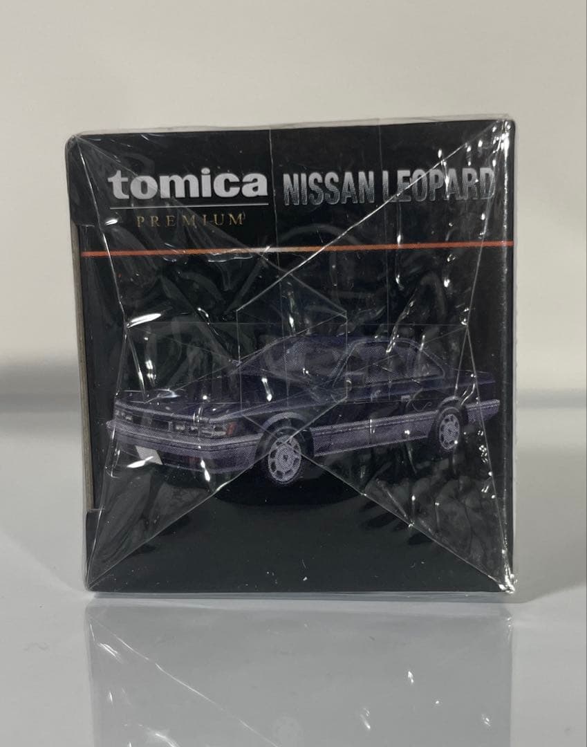 トミカプレミアム タカラトミーモール　　日産レパード
