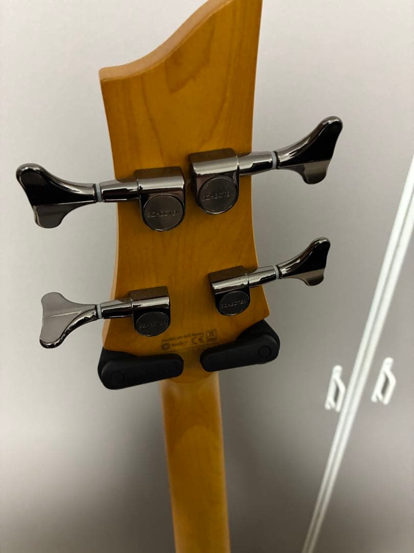 Schecter Diamond Series OMEN EXTRA 4レフティ