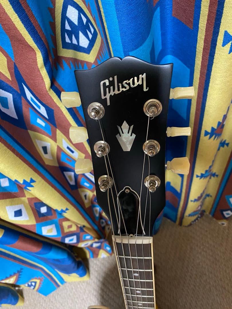 ギブソンES335 satin(satin vintage burst)